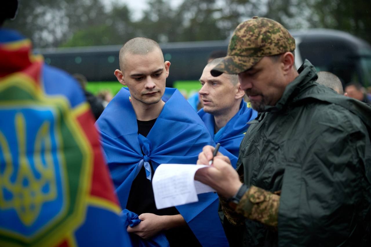 205 українців повернулися з російського полону: перший етап обміну 1000 на 1000