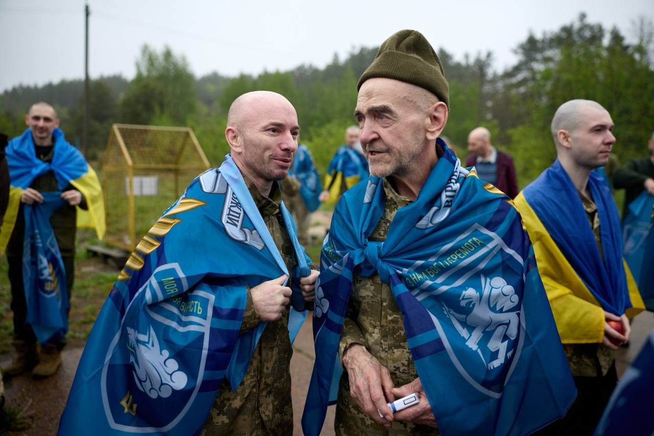 205 українців повернулися з російського полону: перший етап обміну 1000 на 1000