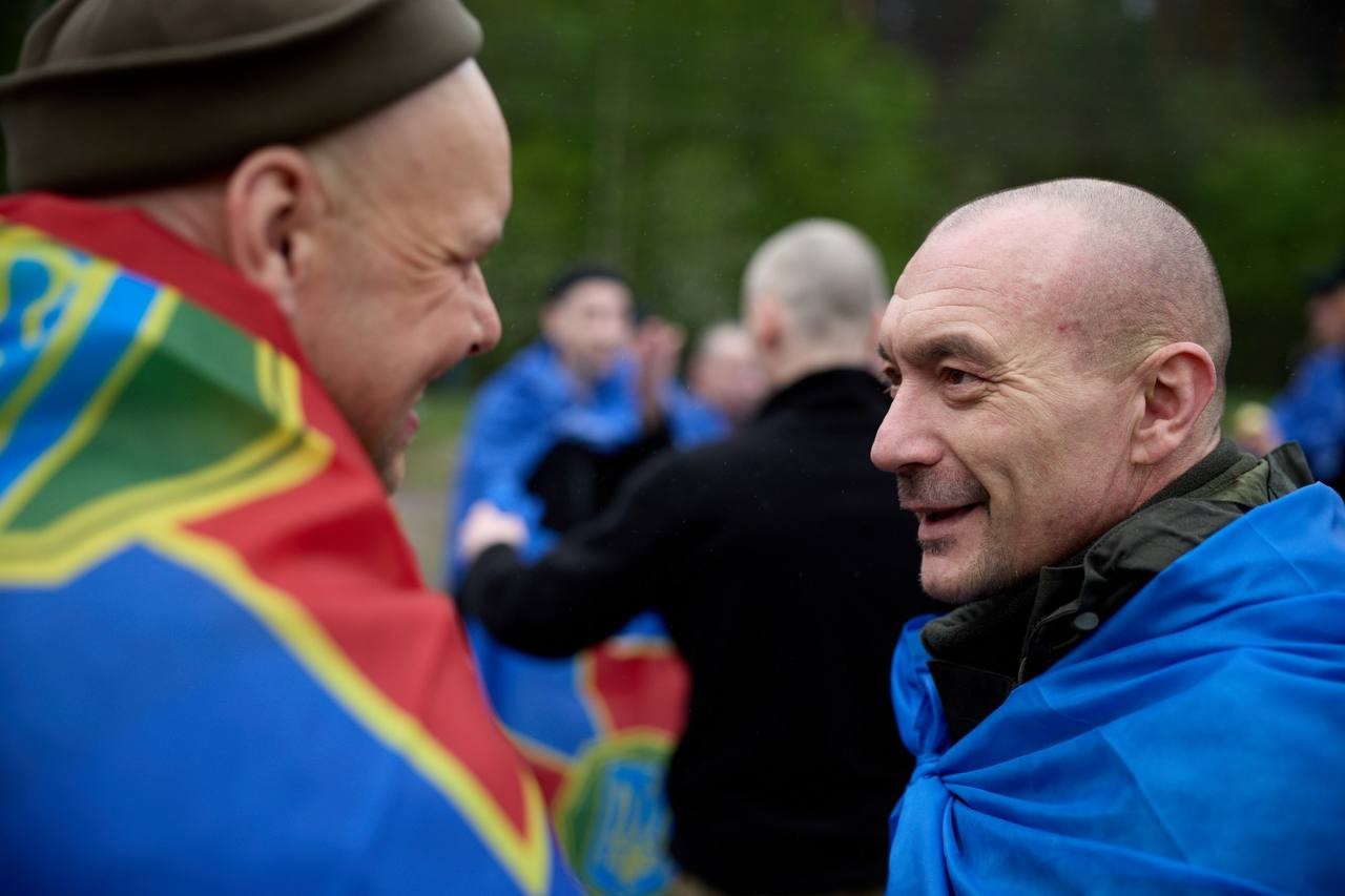205 українців повернулися з російського полону: перший етап обміну 1000 на 1000