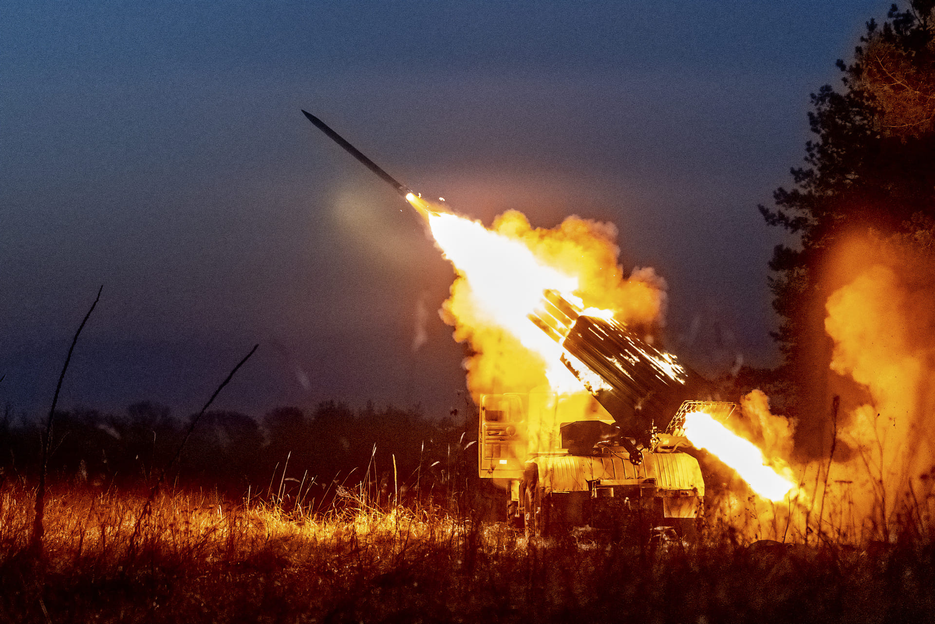 8-ма артилерійська бригада «Гармаш»: вогнева підтримка 1-го корпусу НГУ «Азов» 8-ма артилерійська бригада «Гармаш»: вогнева підтримка 1-го корпусу НГУ «Азов»